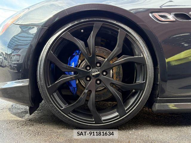 Maserati QUATTROPORTE 2013-11 8883874-29