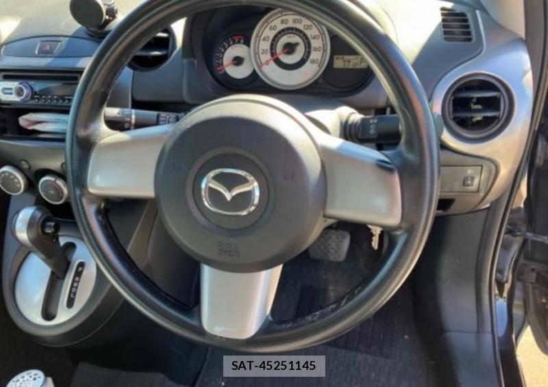 Mazda DEMIO 2009-12 8828177-12