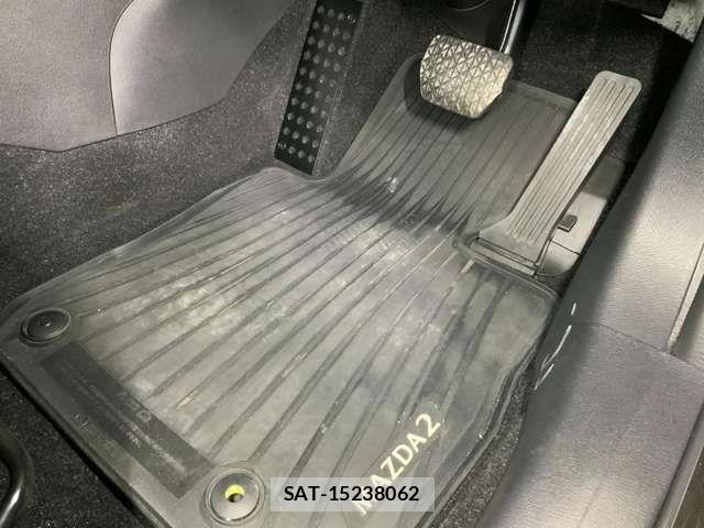 Mazda MAZDA2 2019-10 3421908-17