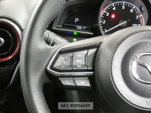 Mazda MAZDA2 2023-06 5871463-9