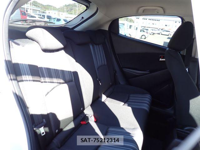 Mazda MAZDA2 2021-02 6276756-16