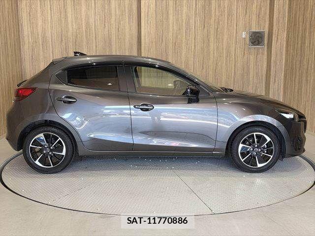 Mazda MAZDA2 2023-05 6672390-17