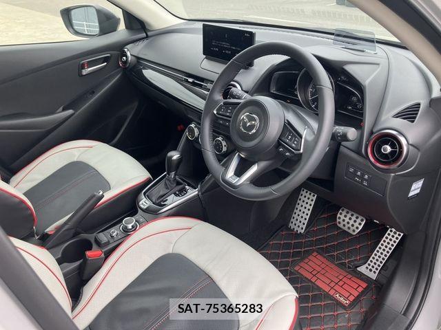 Mazda MAZDA2 2025-10 6672389-1