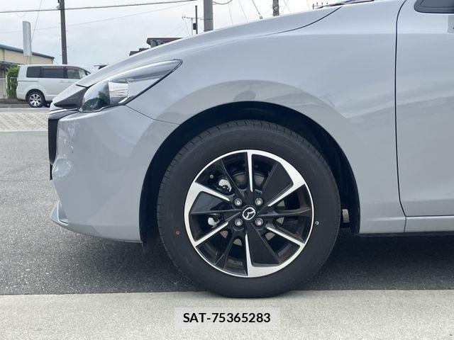 Mazda MAZDA2 2025-10 6672389-5