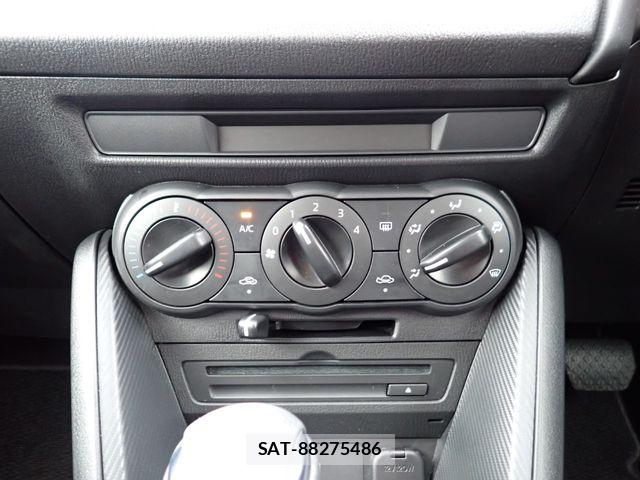 Mazda MAZDA2 2023-02 6908053-9