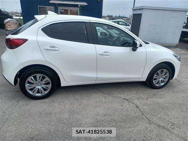 Mazda MAZDA2 2021-05 7221355-3
