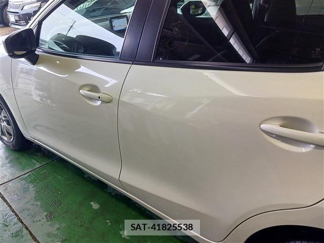Mazda MAZDA2 2021-05 7221355-5