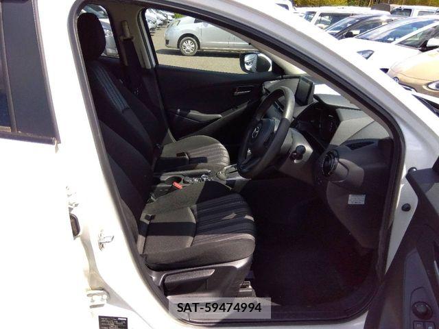 Mazda MAZDA2 2021-05 7215746-3
