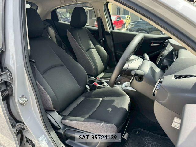 Mazda MAZDA2 2023-08 7221366-12