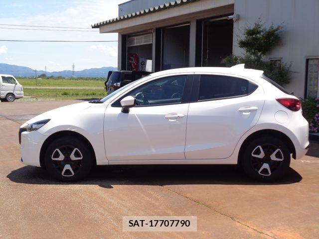 Mazda MAZDA2 2024-04 7392789-5