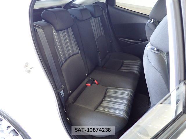 Mazda MAZDA2 2021-04 7617874-15