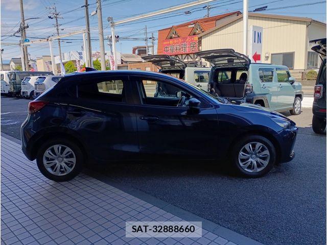 Mazda MAZDA2 2021-05 7617875-3