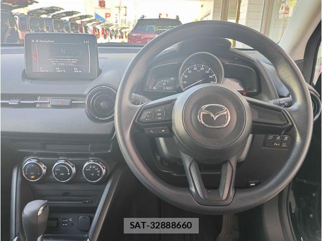 Mazda MAZDA2 2021-05 7617875-8