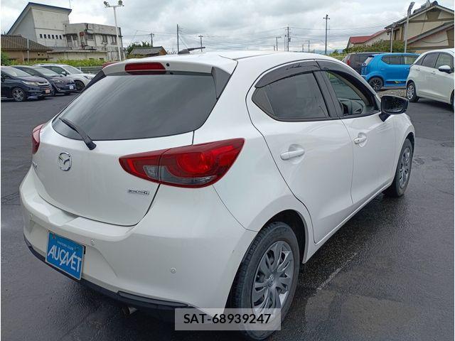 Mazda MAZDA2 2021-06 7877572-3