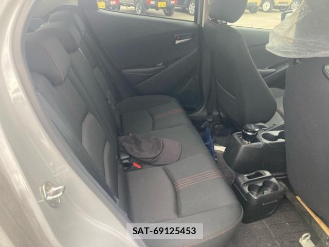 Mazda MAZDA2 2023-08 7877570-11