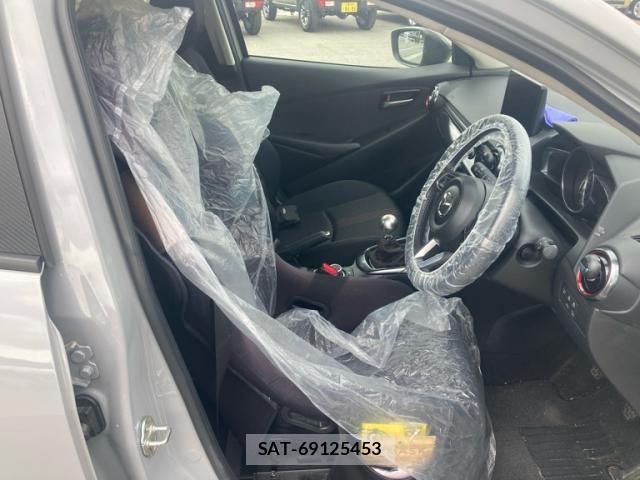 Mazda MAZDA2 2023-08 7877570-12