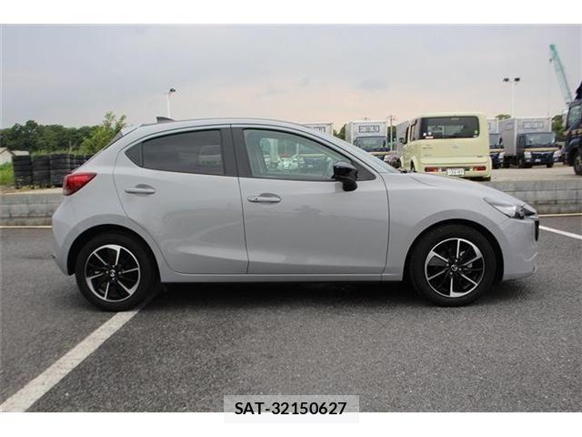 Mazda MAZDA2 2023-12 8100283-10