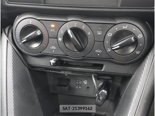 Mazda MAZDA2 2020-10 8100286-9