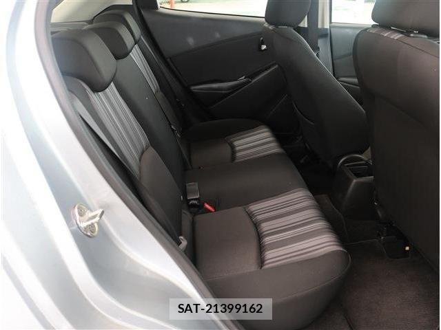 Mazda MAZDA2 2020-10 8100286-13