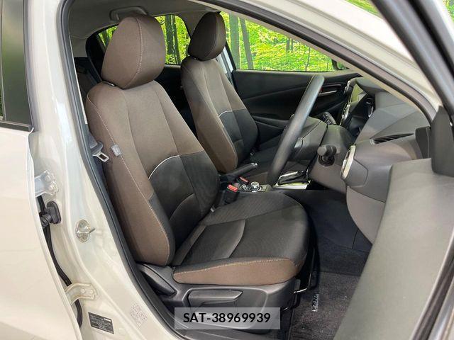 Mazda MAZDA2 2021-03 8131104-7