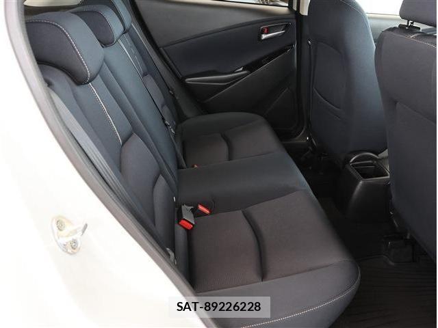 Mazda MAZDA2 2020-05 8208553-16