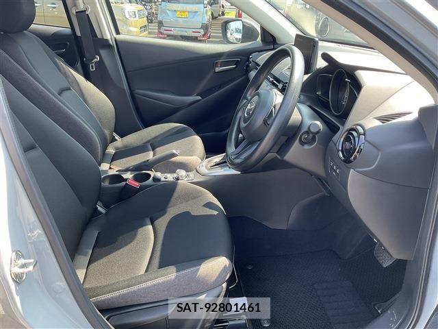 Mazda MAZDA2 2025-04 8208552-18