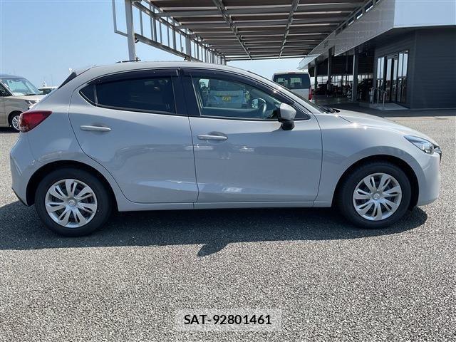 Mazda MAZDA2 2025-04 8208552-28