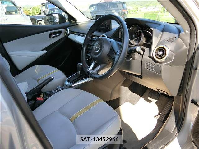 Mazda MAZDA2 2021-12 8371832-9