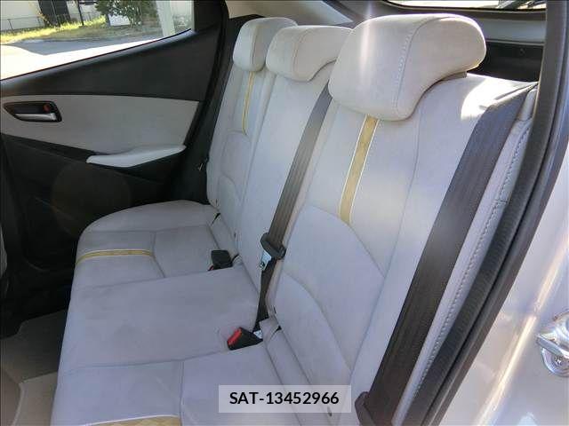 Mazda MAZDA2 2021-12 8371832-17