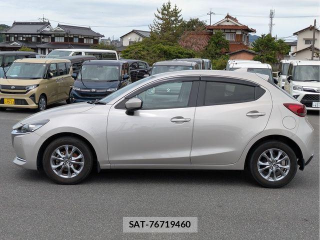 Mazda MAZDA2 2022-05 8413448-1