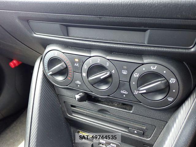 Mazda MAZDA2 2022-08 8796564-15