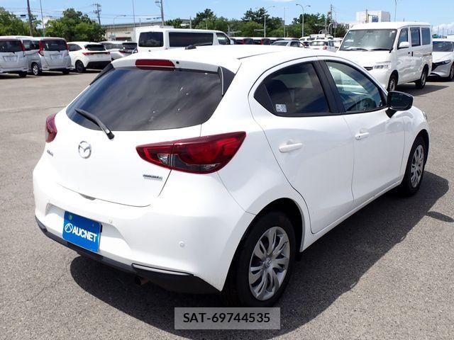 Mazda MAZDA2 2022-08 8796564-8