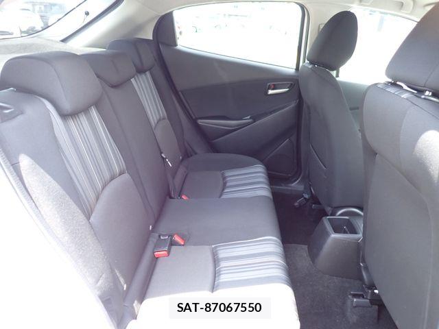 Mazda MAZDA2 2021-06 8830141-16