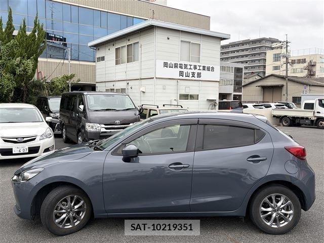 Mazda MAZDA2 2022-01 8830139-9
