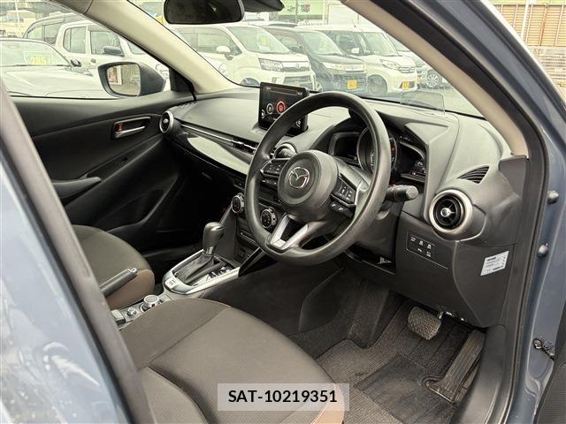 Mazda MAZDA2 2022-01 8830139-15