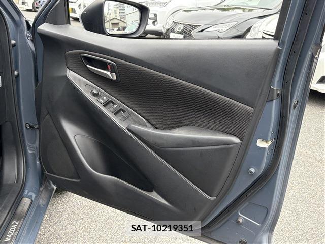 Mazda MAZDA2 2022-01 8830139-24
