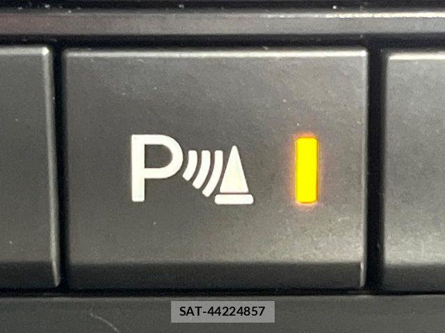 Mazda MAZDA2 2023-05 8830131-5