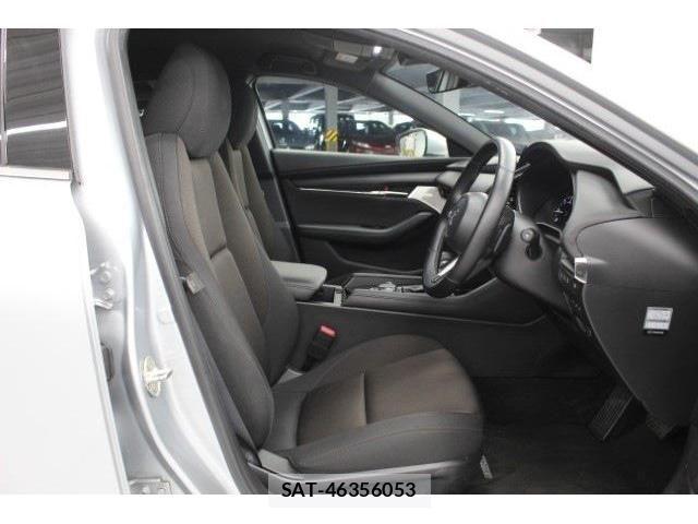 Mazda MAZDA3 2021-03 3675343-28