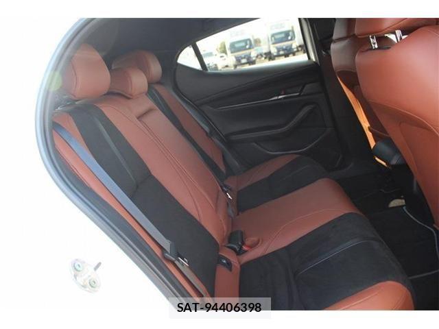 Mazda MAZDA3 2023-12 3833399-19