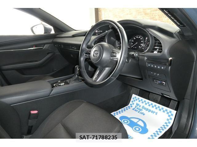 Mazda MAZDA3 2019-08 4044976-3