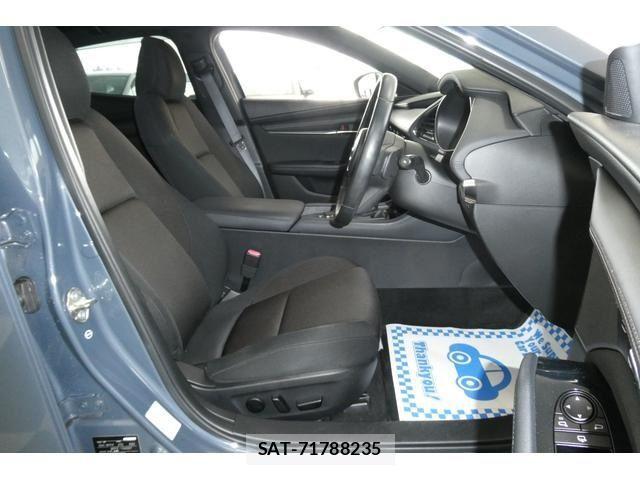 Mazda MAZDA3 2019-08 4044976-4