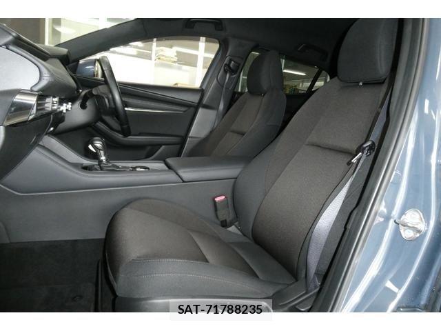 Mazda MAZDA3 2019-08 4044976-6