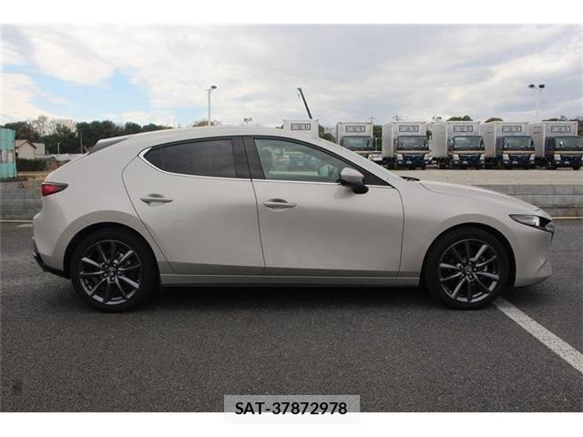 Mazda MAZDA3 2023-07 4755314-14