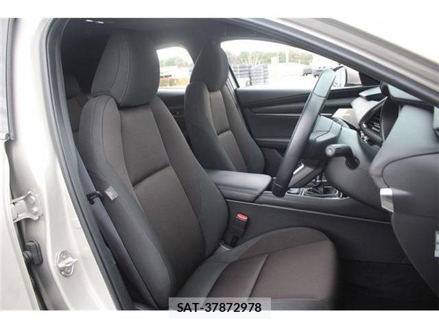 Mazda MAZDA3 2023-07 4755314-19