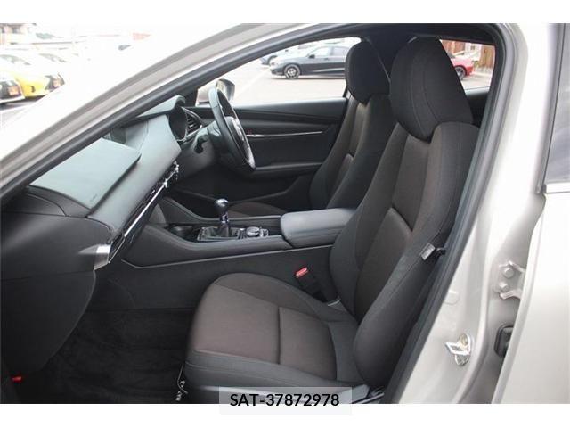 Mazda MAZDA3 2023-07 4755314-23