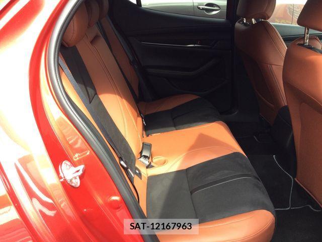 Mazda MAZDA3 2024-10 4755318-18