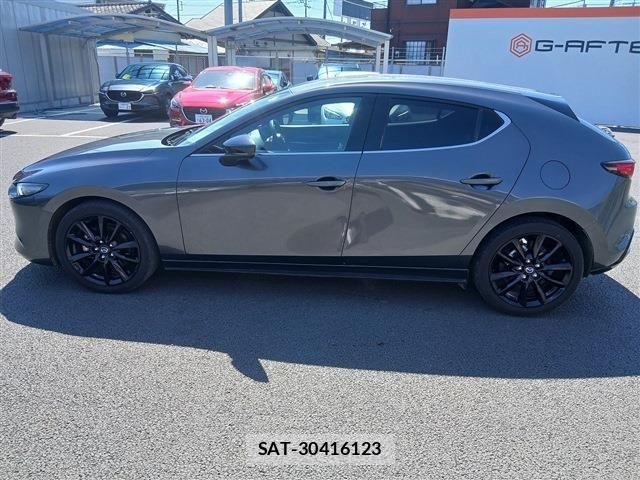 Mazda MAZDA3 2022-03 6216682-9