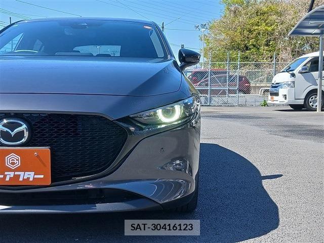 Mazda MAZDA3 2022-03 6216682-25