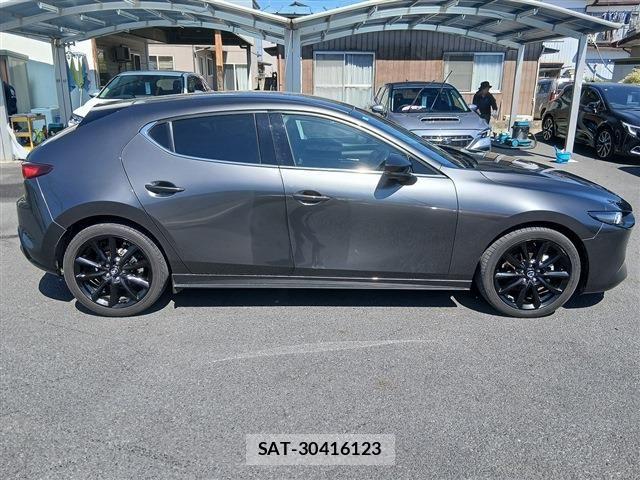 Mazda MAZDA3 2022-03 6216682-7