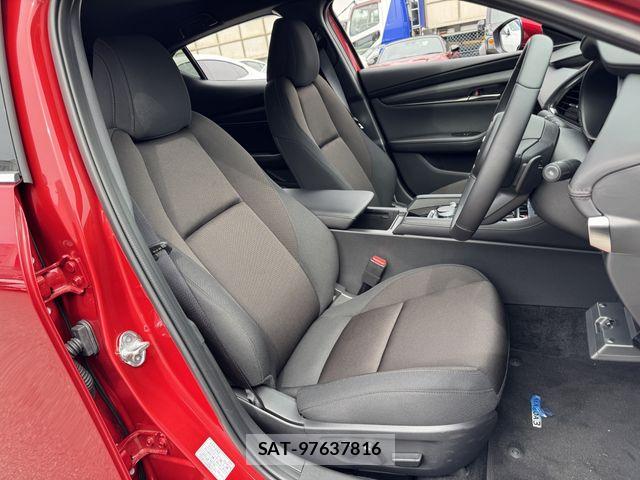 Mazda MAZDA3 2025-03 6613047-11